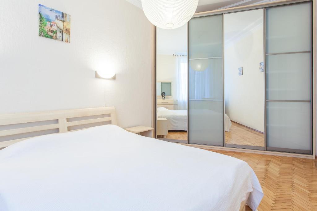 Sutkiminsk Apartment Centre Oda fotoğraf