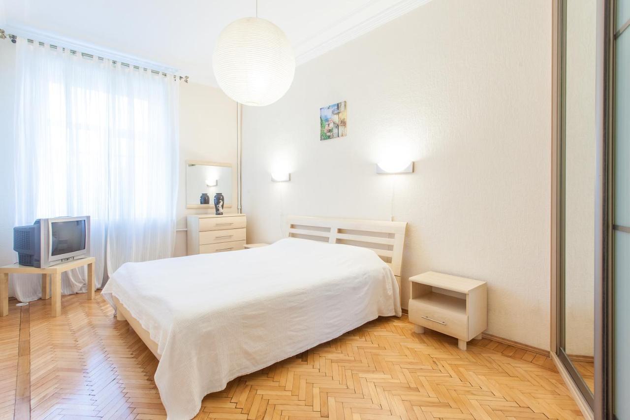 Sutkiminsk Apartment Centre Oda fotoğraf